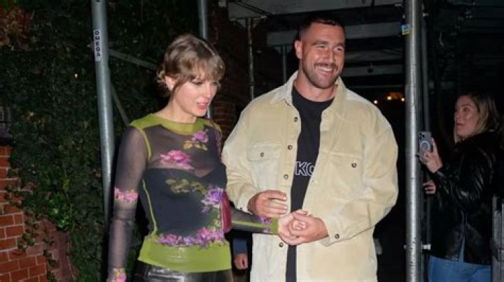 Meet Her Pals, Including Taylor Swift & More – Hollywood Life