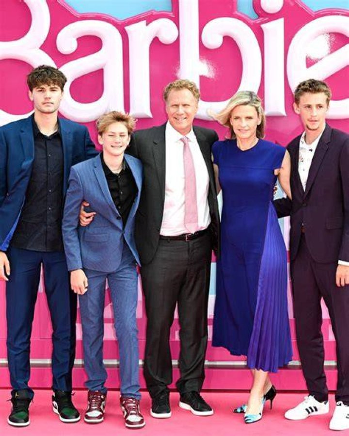 Meet His 3 Children & Their Moms – Hollywood Life