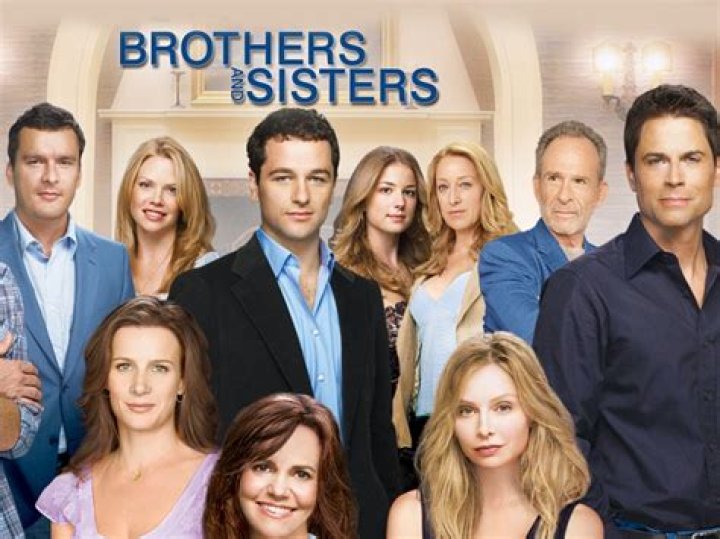 Meet The Actress’ 3 Brothers & Sister – Hollywood Life