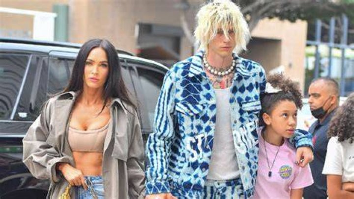 Megan Fox Joins Machine Gun Kelly & His Daughter Casie For Dinner Date – Hollywood Life