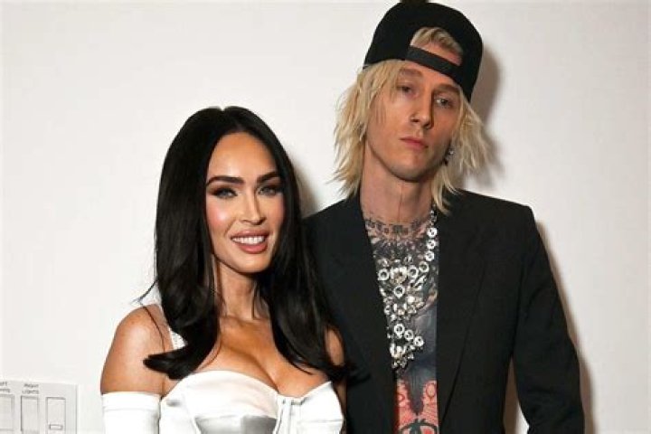 Megan Fox & Machine Gun Kelly Get ‘Bloody Valentine’ Manicures – Hollywood Life