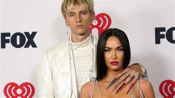 Megan Fox & Machine Gun Kelly Show Up In ‘Midnight In The Switchgrass’ – Hollywood Life