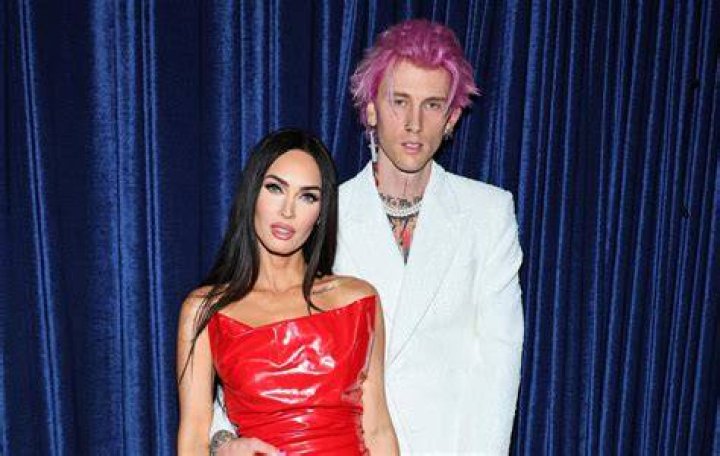 Megan Fox Wears Crop Top To Visit Machine Gun Kelly on Music Video Set – Hollywood Life