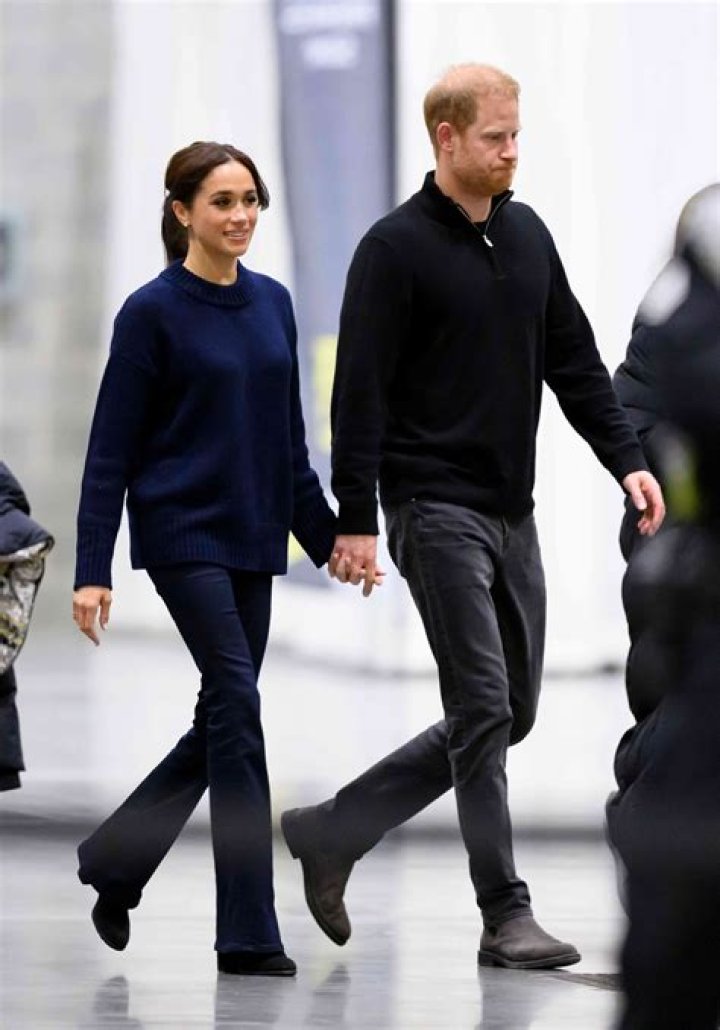 Meghan Markle’s Flowy Pants Are The Perfect Thing To Wear In Between Seasons