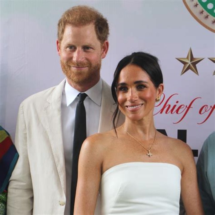Meghan Markle Stuns In Minimum Makeup With Prince Harry By Their Rustic Fireplace – See Pic