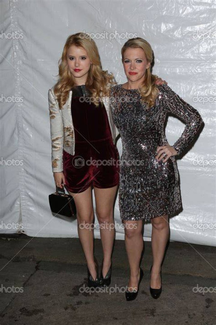 ‘Melissa & Joey’ Star Taylor Spreitler Reveals Her Dad Committed Suicide — So Sad