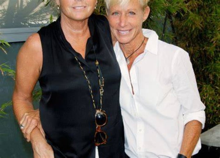 Meredith Baxter Marries Nancy Locke — Partners Wed In Romantic Ceremony – Hollywood Life