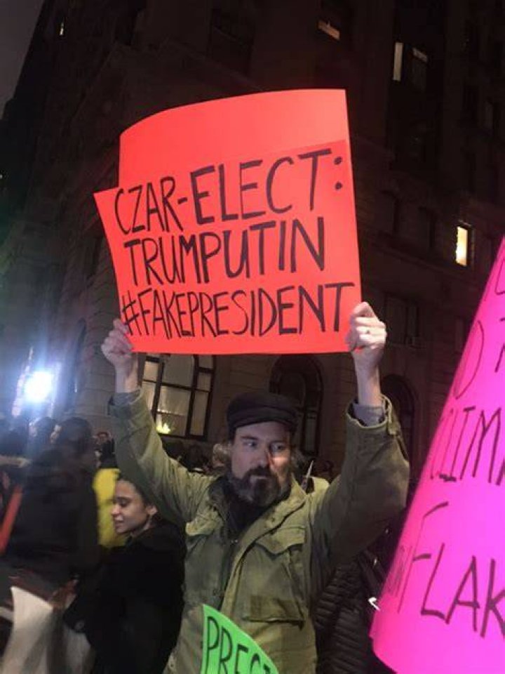 Michael Moore’s Anti-Trump Protest — PICS