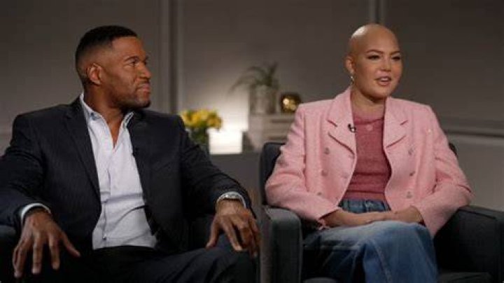 Michael Strahan Mocks Robin Roberts Over Her ‘Penthouse’ On ‘GMA’ – Hollywood Life