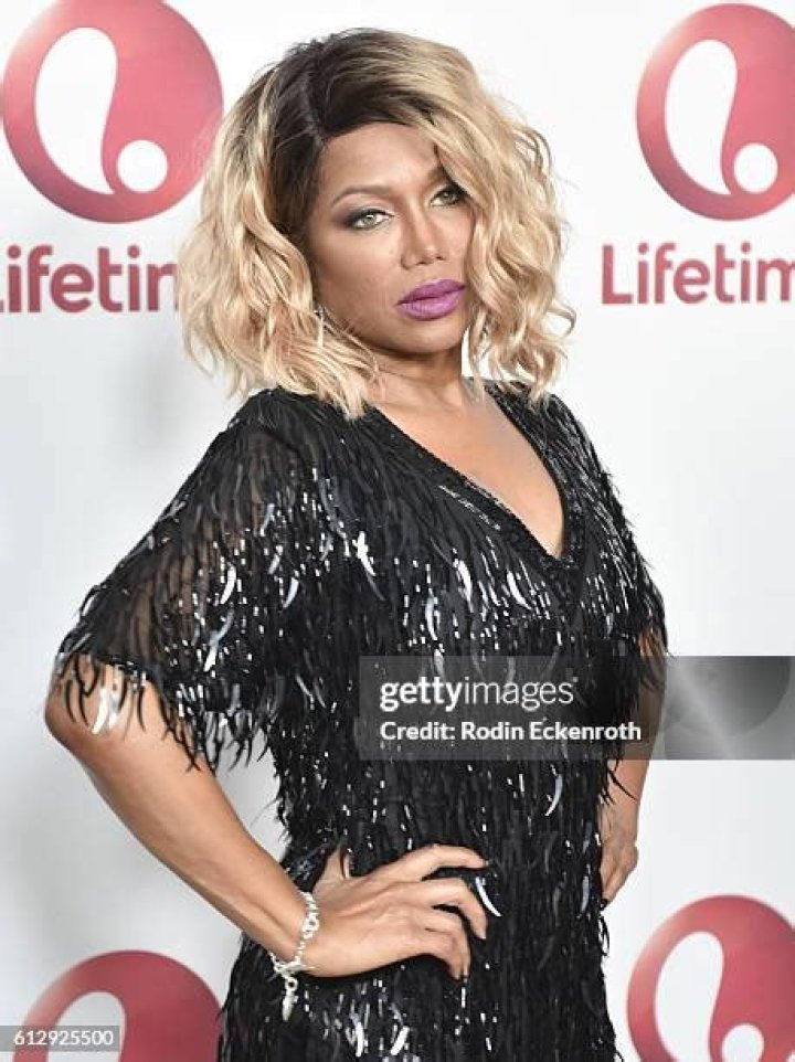 Michel’le – Hollywood Life