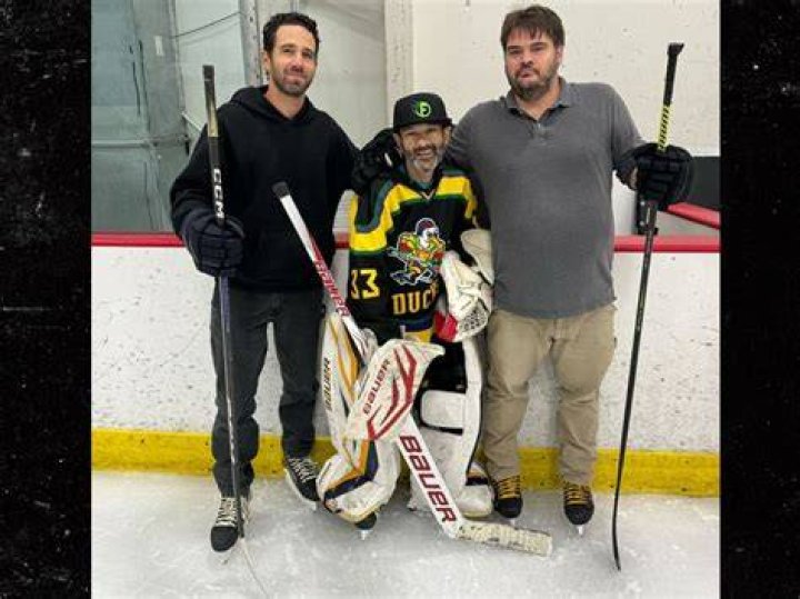 ‘Mighty Ducks’ Star Shaun Weiss Looks Healthy In New Photo As He Celebrates 2 Years Sober
