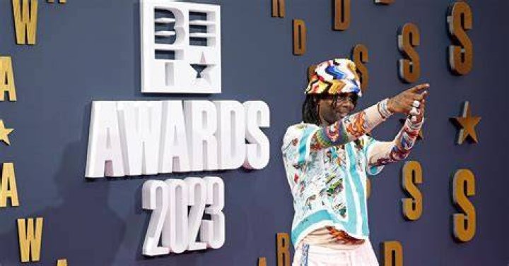 Migos Makes It Rain With Wild Performance Of ‘Pure Water’ At BET Awards