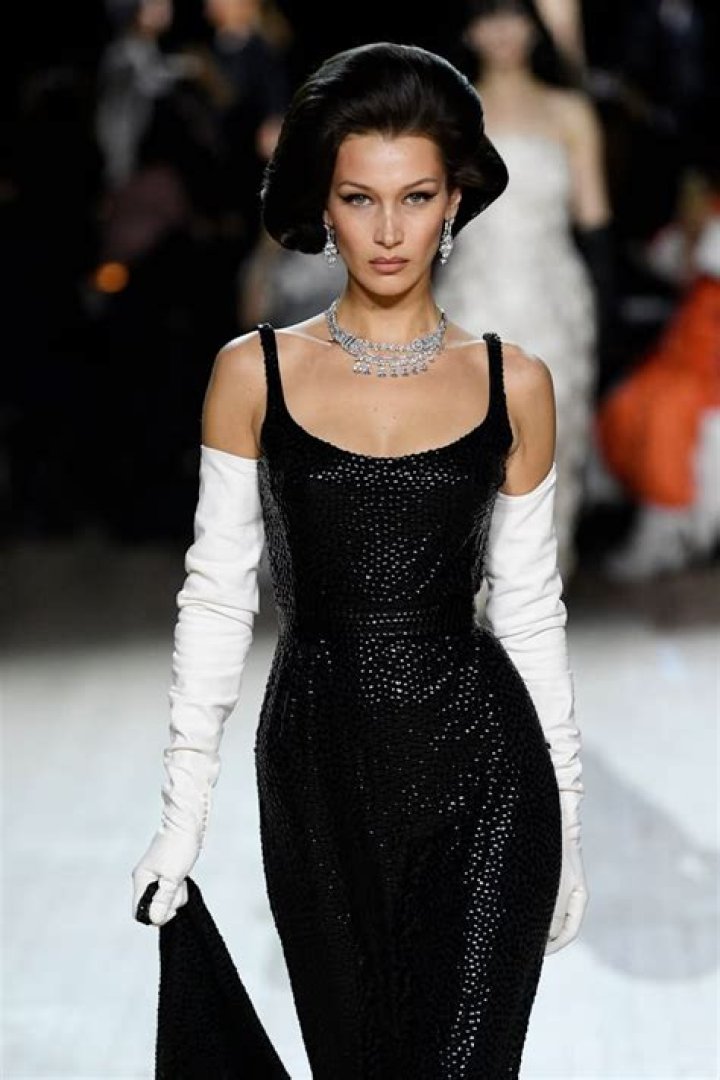 Miley Cyrus, Bella Hadid & More Slay The Marc Jacobs Runway In Sexy Outfits At NYFW – Pics