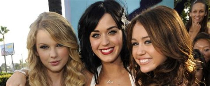 Miley Cyrus Disses Taylor Swift — Country Singer Is More Of A Slut Than Me – Hollywood Life