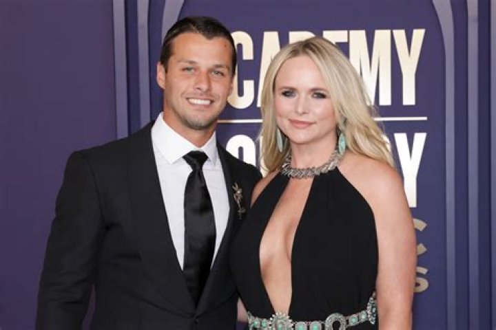 Miranda Lambert Jealous Of Her Romance With Blake Shelton – Hollywood Life