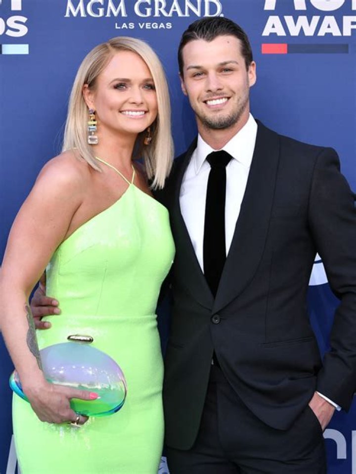 Miranda Lambert Lusts Over Brendan McLoughlin’s Shirtless Photo – Hollywood Life