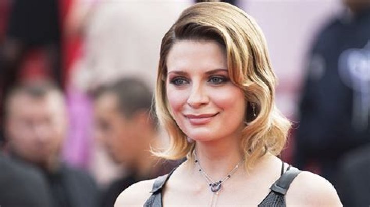 Mischa Barton Celebrity Profile – Hollywood Life