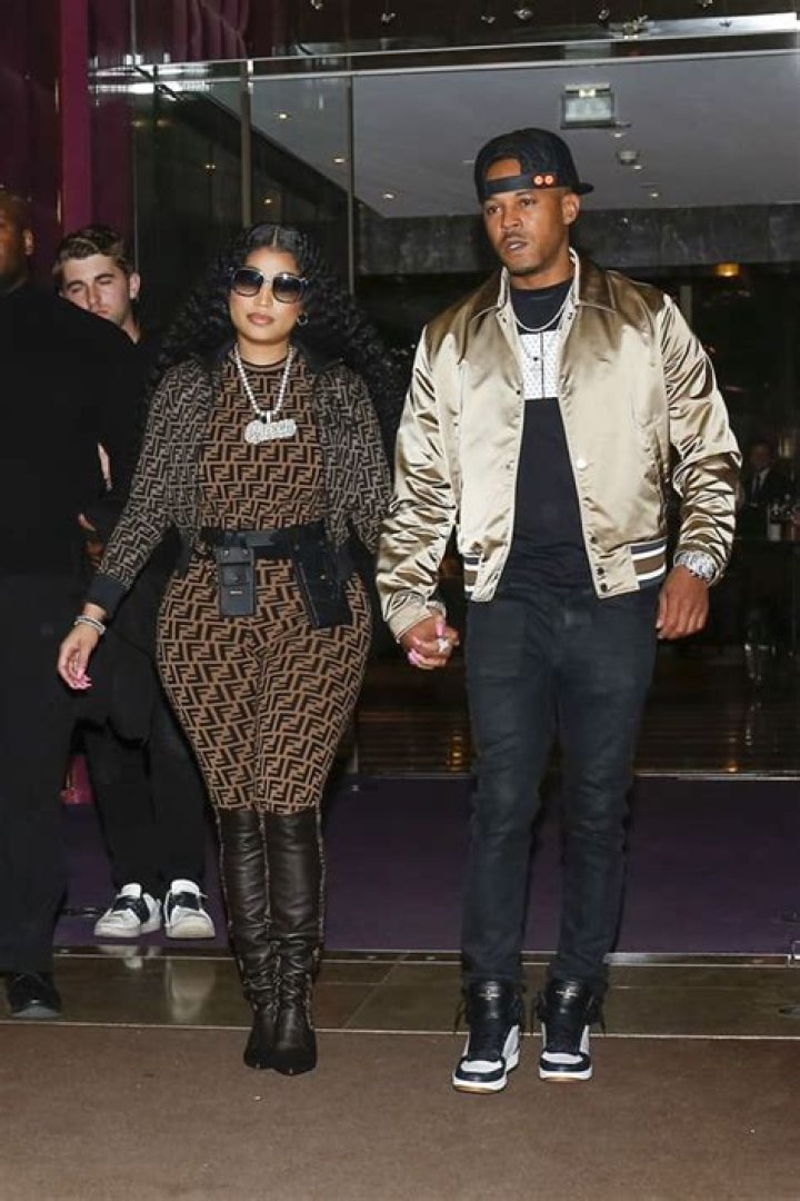 Nicki Minaj & ‘Bae’ Kenneth Petty Hold Hands & Snuggle During Romantic Date Night In Paris