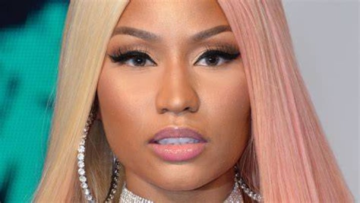 Nicki Minaj Goes Makeup-Free & Styles Hair In Pretty Waves: Video – Hollywood Life