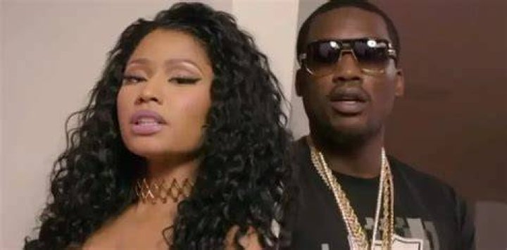 Nicki Minaj & Meek Mill Flaunt PDA With Steamy Concert Kiss Amid Drake Feud — Watch