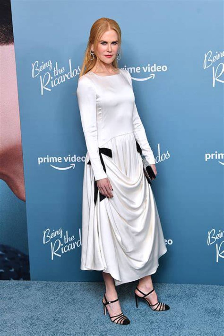 Nicole Kidman Sizzles In Gorgeous White Dress At ‘Being The Ricardos’ Premiere In NYC