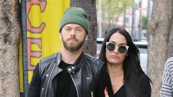 Nikki Bella & Artem Chigvintsev’s Fight Worries Them On ‘Total Bellas’ – Hollywood Life