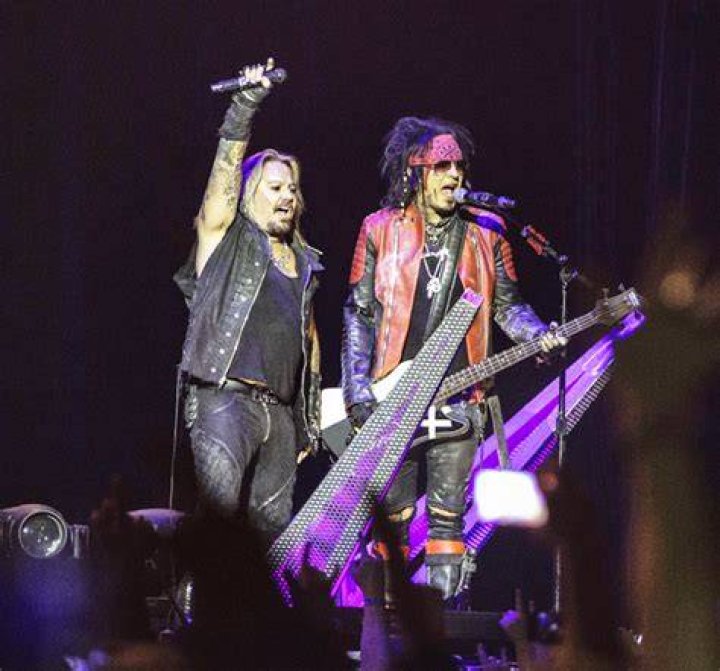 Nikki Sixx Calls Vince Neil’s Voice ‘Tonally Incorrect’ In A Good Way – Hollywood Life