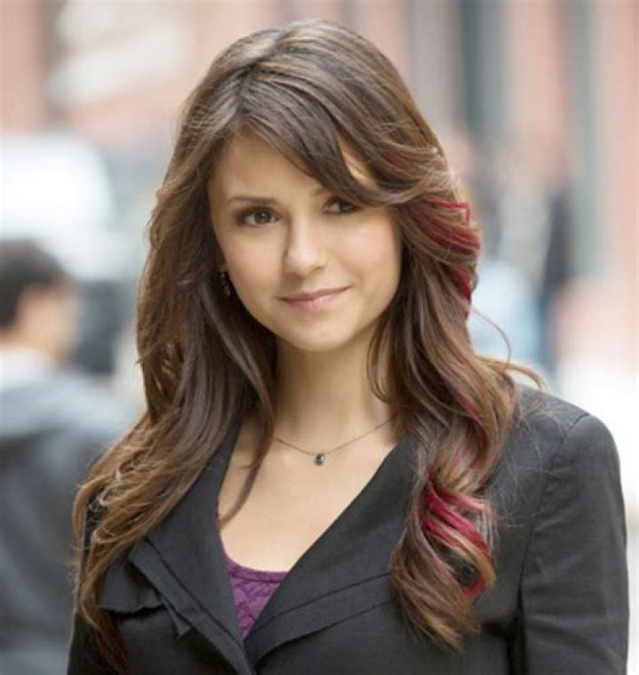 Nina Dobrev’s Pink Hair In ‘Vampire Diaries’ — Gets A Makeover In NYC – Hollywood Life
