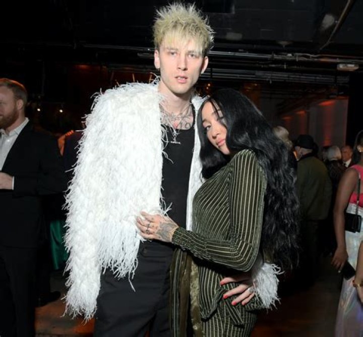 Noah Cyrus & Machine Gun Kelly Spark Dating Rumors After 2020 Grammys – Hollywood Life