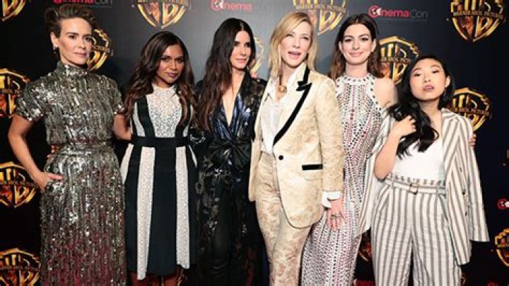 ‘Ocean’s 8’ Met Gala 2018 Photo — Anne Hathaway, Mindy Kaling & More – Hollywood Life
