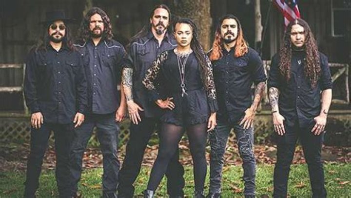 Oceans Of Slumber’s Cammie Gilbert Reveals How New Album Reflects Her ‘Perspective’ As A Black Woman