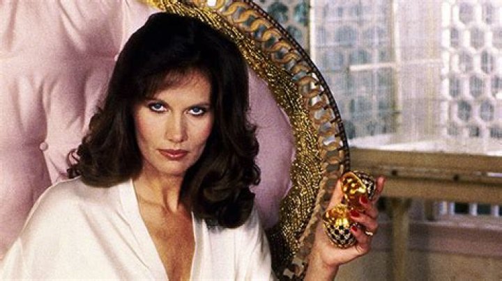 ‘Octopussy’ Star Maud Adams, 77, Seen In Rare Photos Walking Her Dogs – Hollywood Life