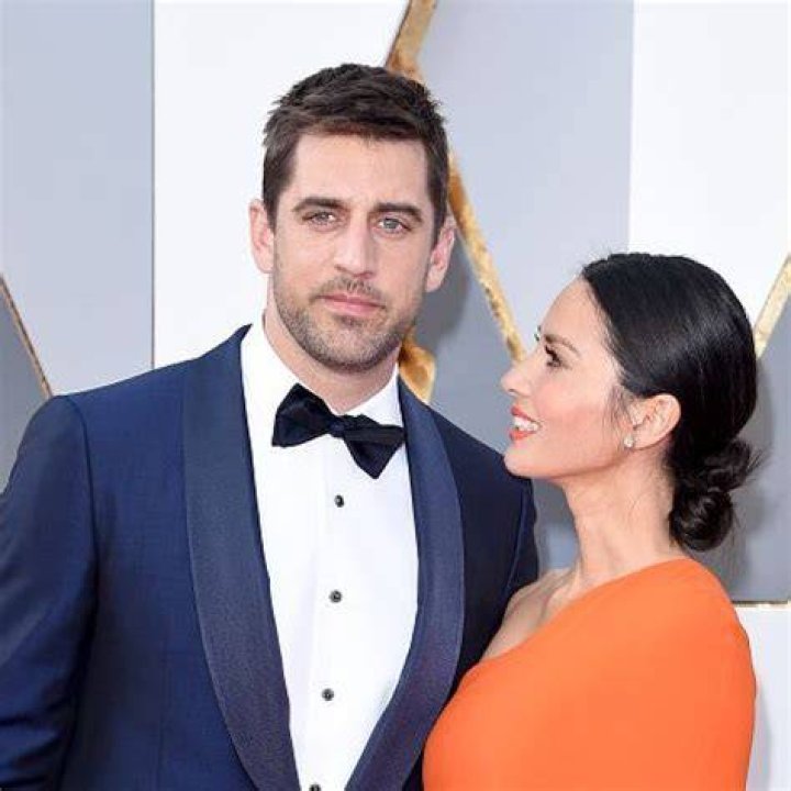 Olivia Munn & Aaron Rodgers: Pics – Hollywood Life