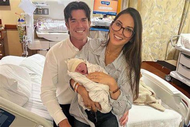 Olivia Munn Shares Pic Of John Mulaney Putting Newborn Baby In A Pot – Hollywood Life