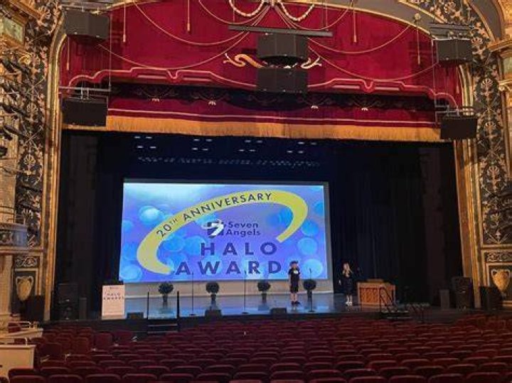 Opens Up At Halo Awards – Hollywood Life