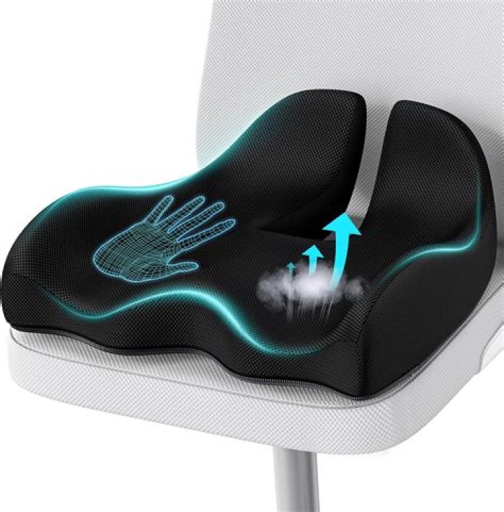 Over 43,000 People Praise This Pain-Relieving Seat Cushion For Long Days Working From Home