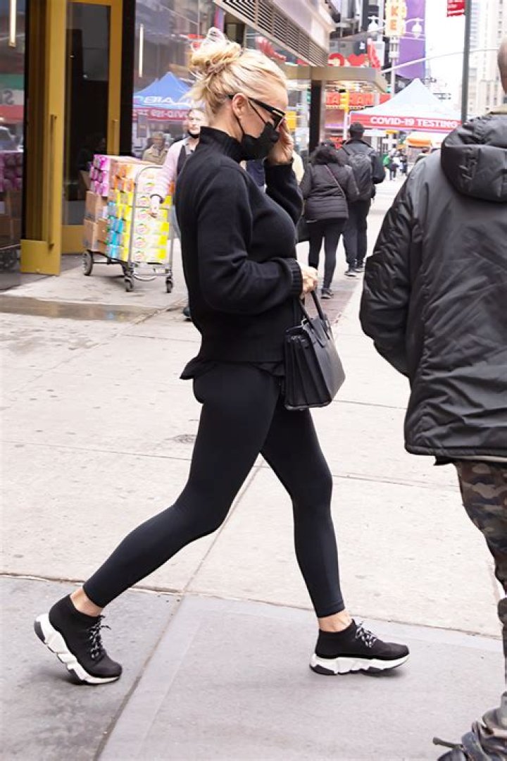 Pamela Anderson Leaves ‘Chicago’ Rehearsals Less Than 2 Weeks Ahead Of Broadway Debut