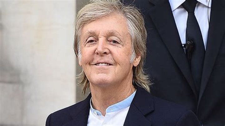 Paul McCartney Does Handstand: Photo – Hollywood Life