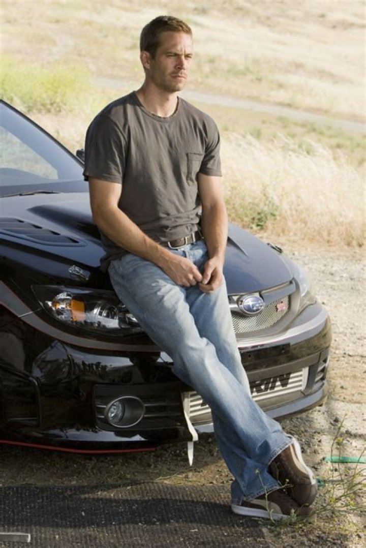 Paul Walker’s Best ‘Fast & The Furious’ Scenes: Photos – Hollywood Life