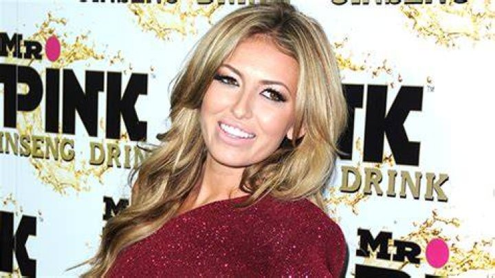 Paulina Gretzky Rocks Pink Crop Top & Skirt As She Celebrates Mother’s Day With Family