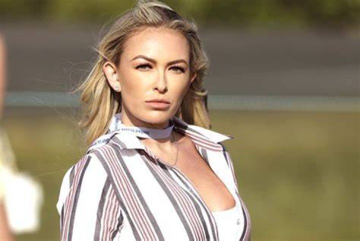Paulina Gretzky’s Hottest Photos – Hollywood Life