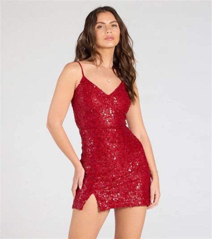 Penelope Cruz, 47, Looks Sexier Than Ever In Gorgeous Sequin Mini Dress – Photos