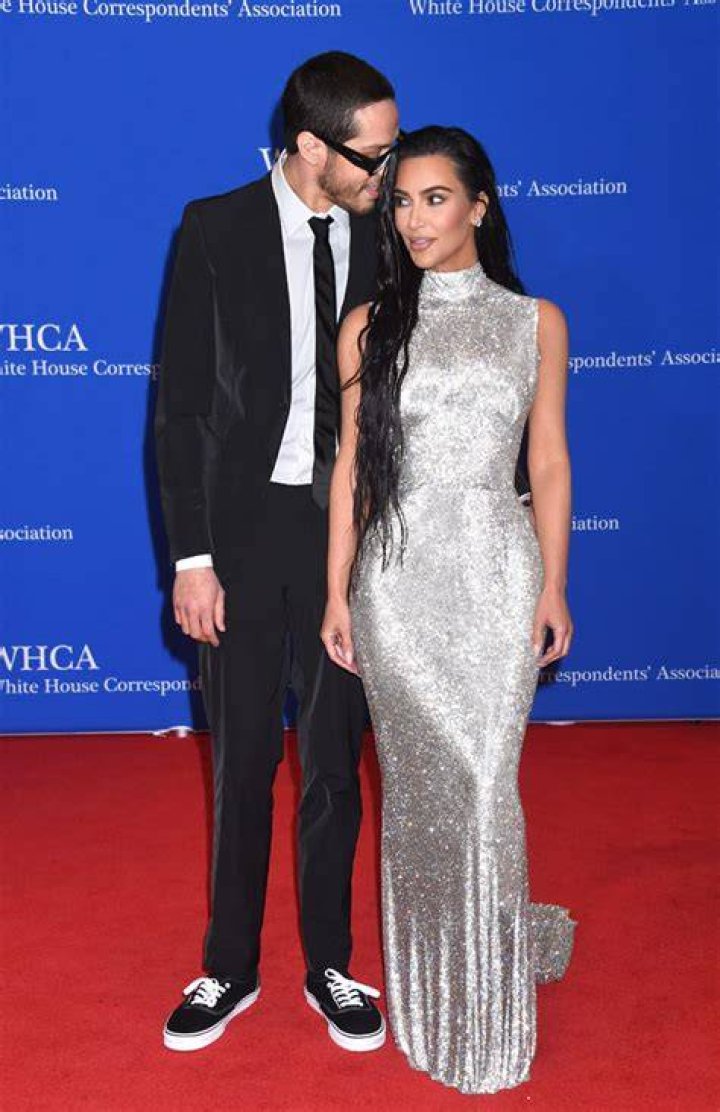 Pete Davidson’s Kim Kardashian Tattoos Gone In Shirtless Beach Photos – Hollywood Life