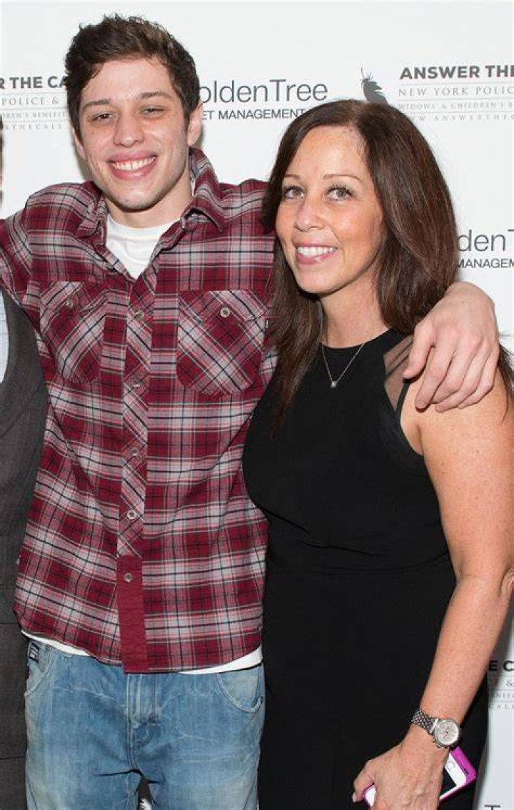 Pete Davidson’s Mom Amy Shares 9/11 Tribute to His Dad Scott: Photos – Hollywood Life