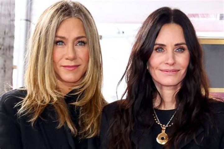 [PHOTOS] Courtney Cox — Pics Of The ‘Friends’ Actress – Hollywood Life