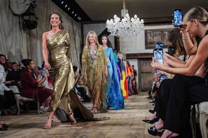 Photos From New York Fashion Week – Hollywood Life