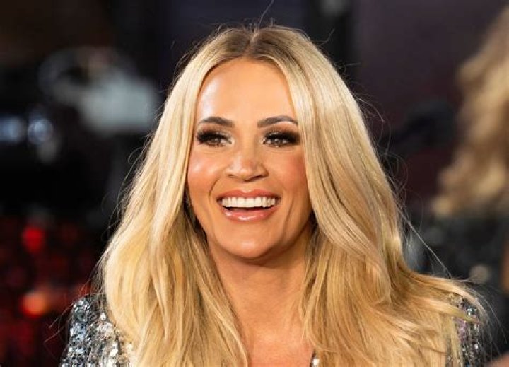 Photos Of Carrie Underwood & More – Hollywood Life