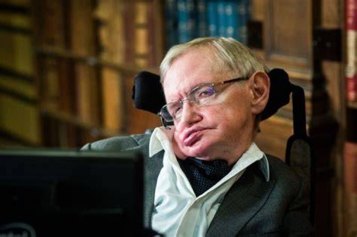 Photos Of Late Astrophysicist – Hollywood Life