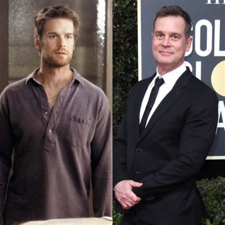 Photos Of Peter Krause & More – Hollywood Life