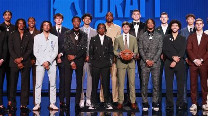 Photos Of The Basketball Player & NBA Draft Star – Hollywood Life